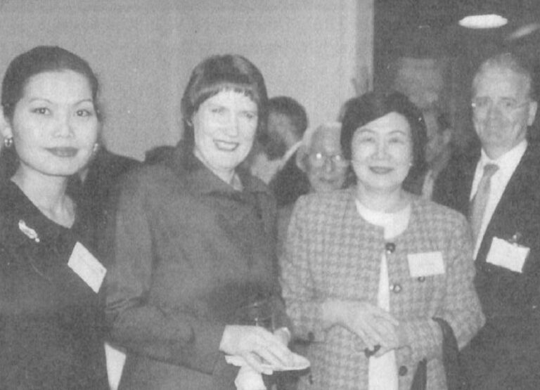 Chansuda Gibson, New Zealand Prime Minister Helen Clark, Dietmember Takako Doi, Ambassador Phillip Gibson