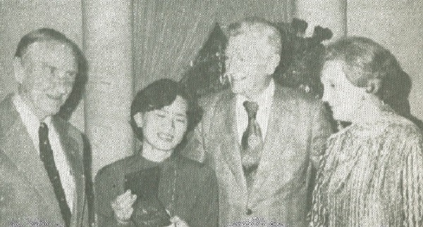 Yoko Muto receives Schweitzer Medal from U.S. Ambassador Mike Mansfield with Canadaian Ambassador Bruce Rankin and wife (right).