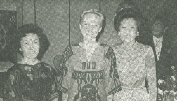 Mrs. Kazuo Chiba, Princess Michaela von Habsburg and Mrs. Hideo Kagami at Saudi Arabian dinner party.