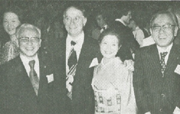 Junzo Ohnoki, president of Nihon Keizai Shimbun, Jordianian Ambassador Amer Shammout, Mrs. Ohnoki and Toshio Yoshida.