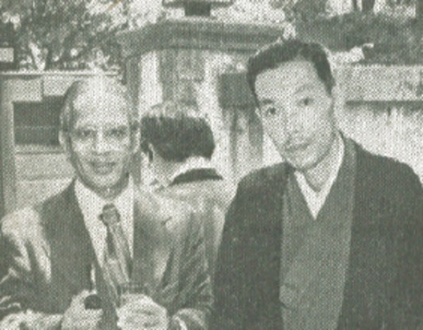 Saudi Arabian Ambassador Zein. A. Dabbagh with Noh actor Cumas Hashioka.