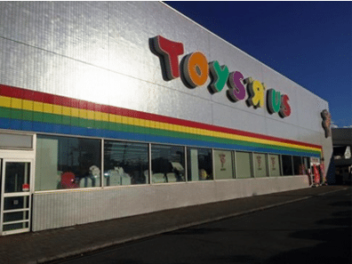 Toys “R” Us, a toy store that expanded from the United States to Japan, where Utako promoted herself as a career change