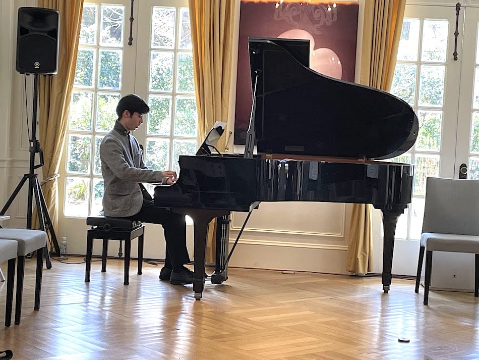 Luke Marrable (Luke Arthur Ryutaro Inoue) performing solo piano "Cathedrale" composed by Alberto Pizzo