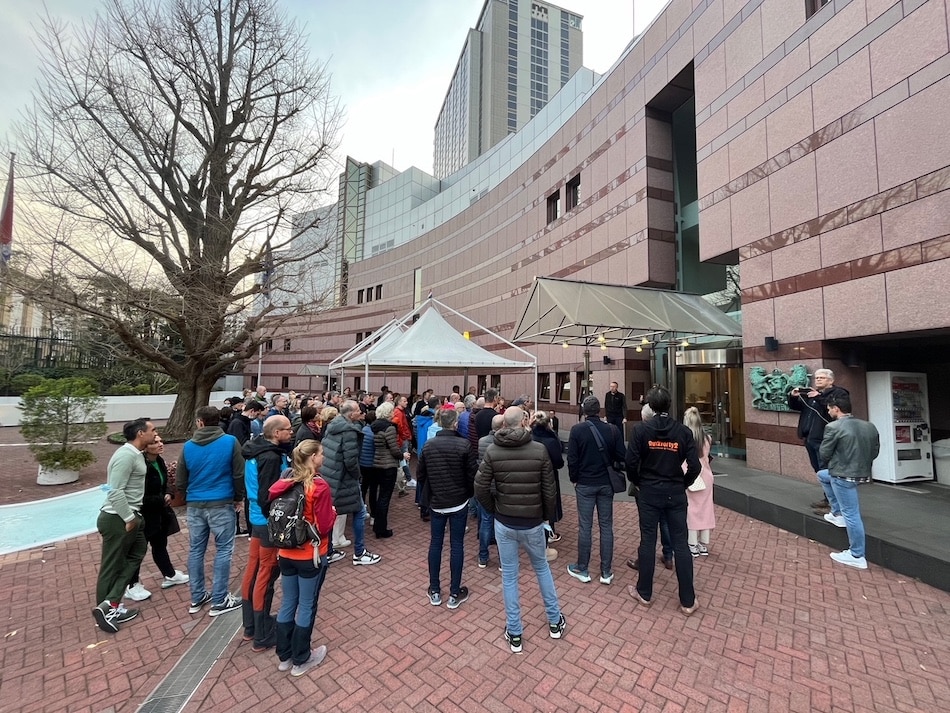 Dutch residents in Japan and their friends gathered at the Dutch Embassy
