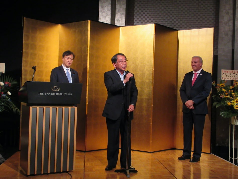 From Left : State Minister for Foreign Affairs, Hon. Mr. Iwao Horii, President of the Parliamentary Friendship League between Japan and Chile, Hon. Mr. Ryu Shionoya, Ambassador of Chile to Japan, H.E. Mr. Ricardo G. Rojas