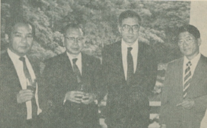Teruo Nakamura of Min-On; Kimitsune Anekoji, President of Min-On Concert Association; Italian banker Enzo Convenevole, and Tomiya Akiyama of Soka, Gakkai