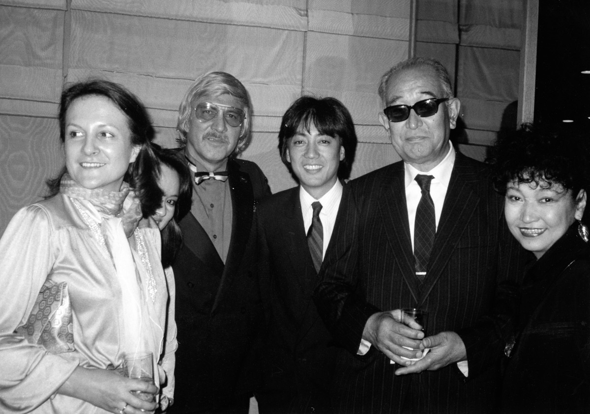 . Rock star Kenji (Julie) Sawada, Misa Wata- nabe, famed director Akira Kurosawa, his interpreter and the gorgeous Judy Ong
