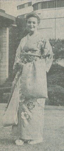 Young Diane Lane in kimono