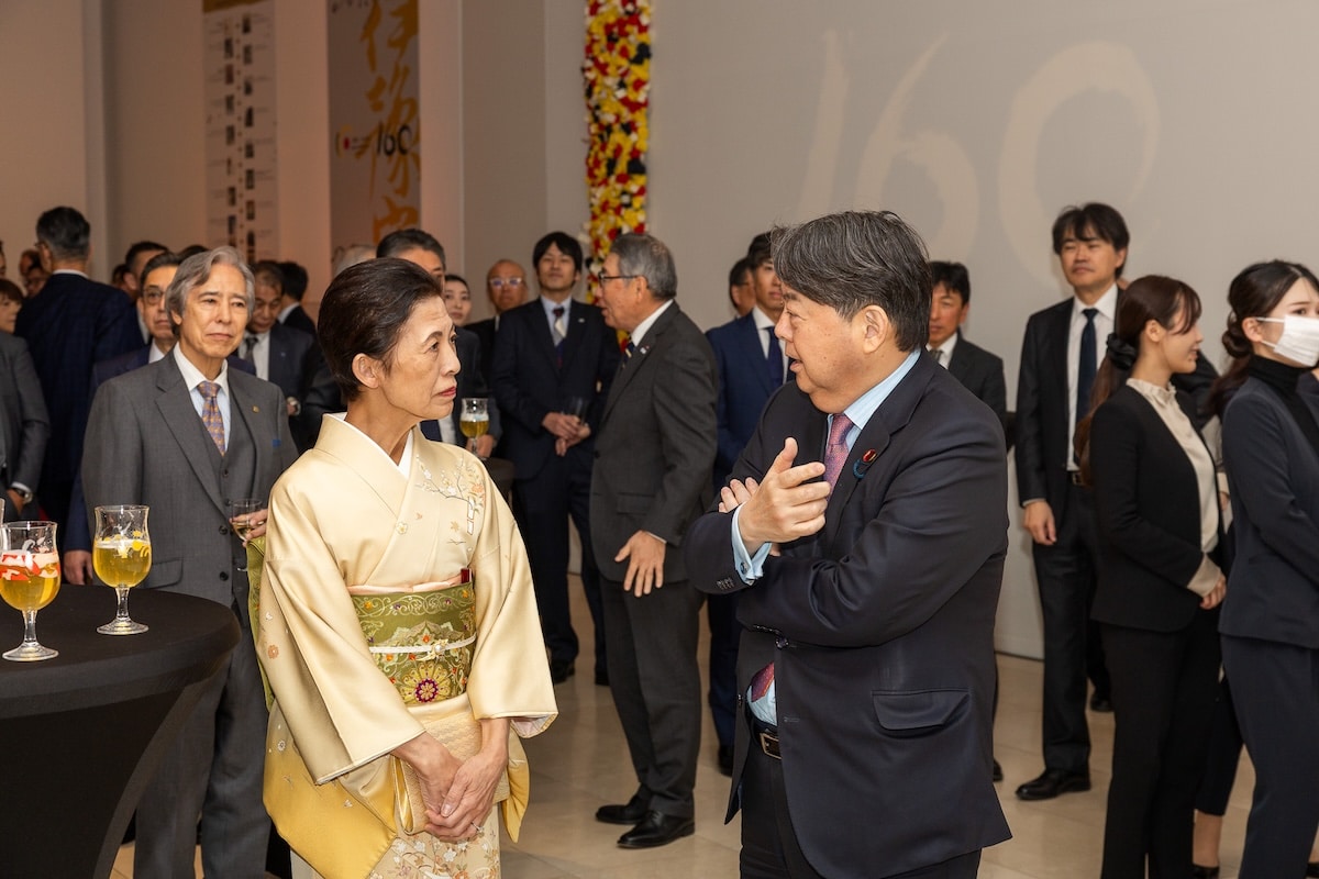 高円宮妃久子殿下、林芳正総務大臣