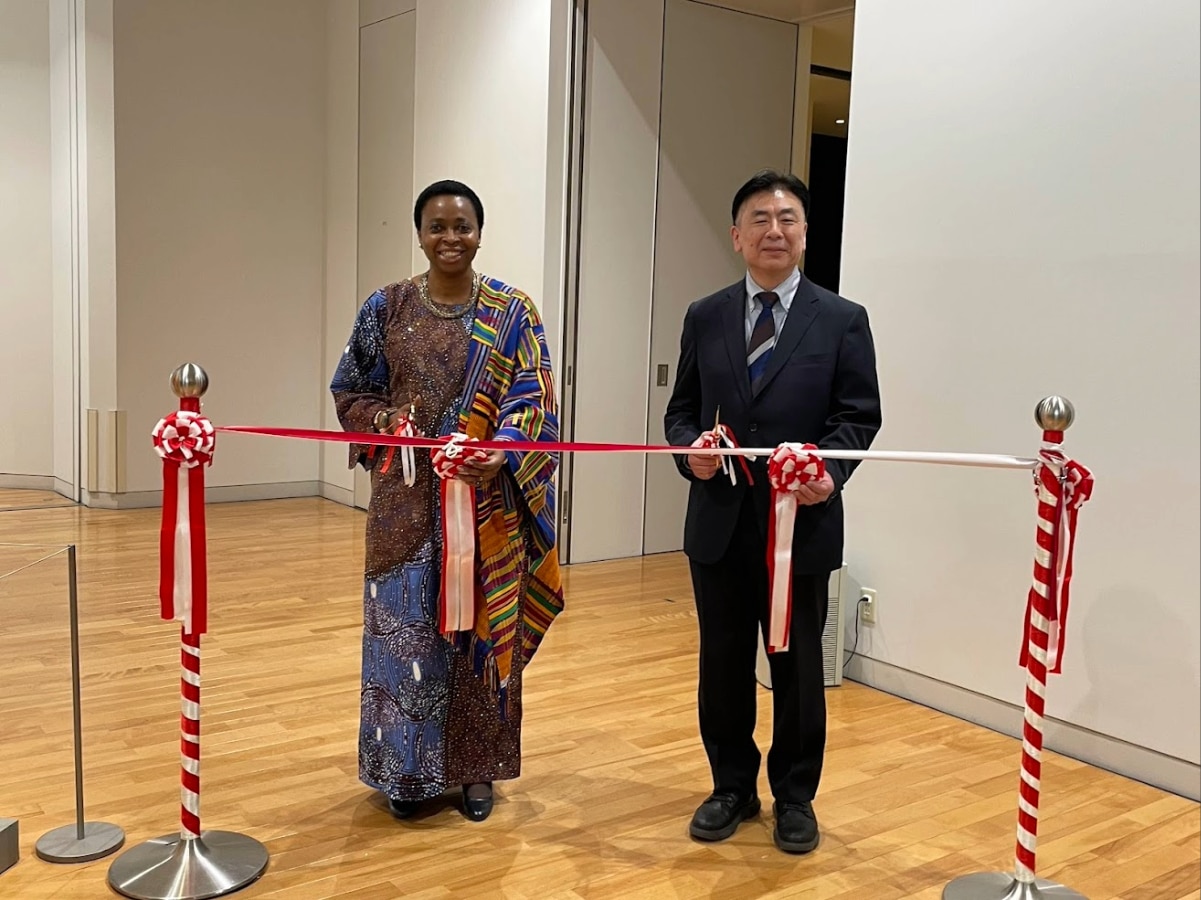 Ambassador Genevieve Edna Apaloo and Professor Yoshiro Shimizu during the ribbon-cutting ceremony of the Ghana Embassy Exhibition.