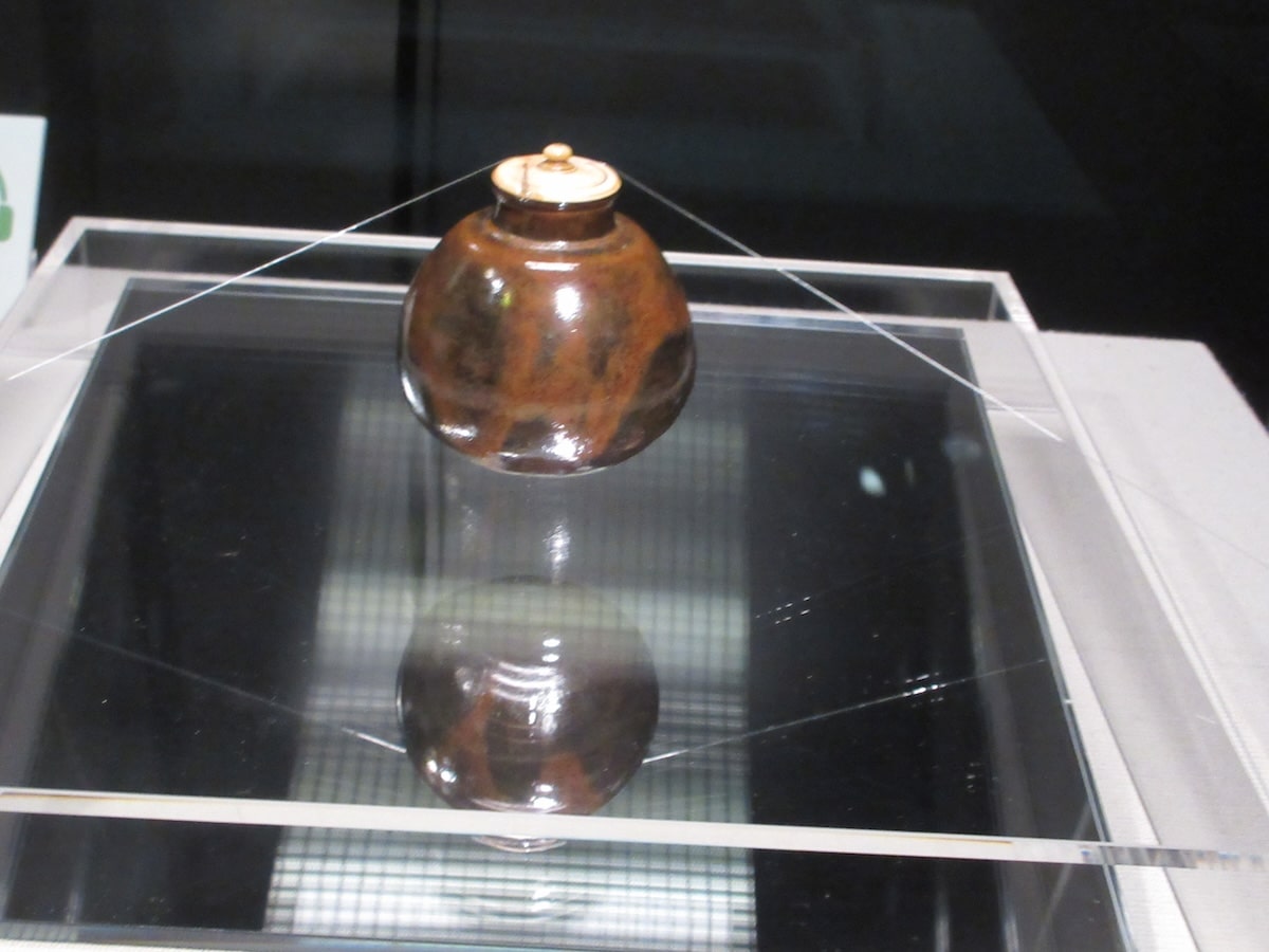 静嘉堂文庫美術館で開催中 「美を味わう 懐石のうつわと茶の湯」展にて