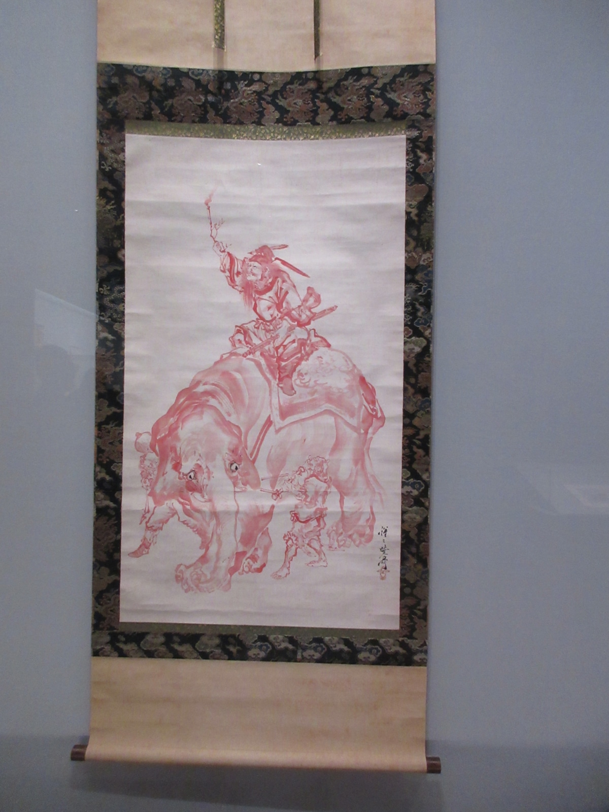 河鍋暁斎の掛け軸「象に乗る武将」赤一色の墨で描かれた即興画の傑作