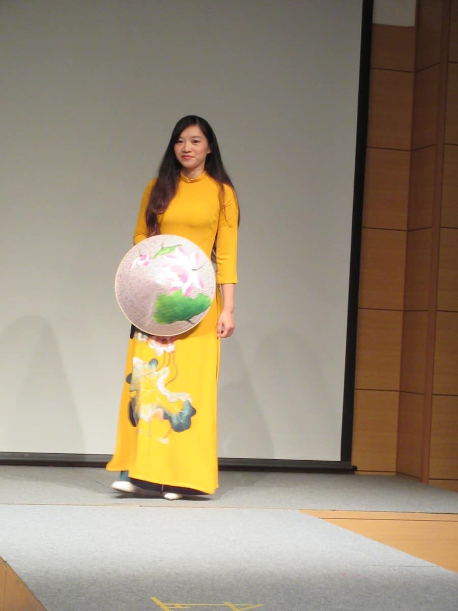 アオザイの現在と未来──東京で披露されたベトナム民族衣装の美学 Tradition Meets Modernity: Ao Dai Fashion Show Highlights Vietnamese Culture in Tokyo