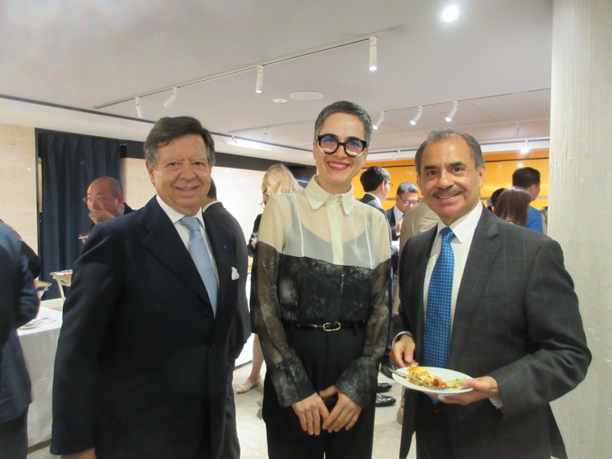 Ambassador Ricardo Rojas mingles with guests at his farewell reception in Japan