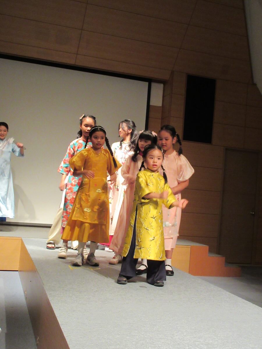 アオザイの美とは?ベトナム民族衣装の魅力と歴史を紹介|東京ファッションショー開催 Vietnamese Ao Dai Shines in Tokyo Fashion Show Celebrating Cultural Heritage