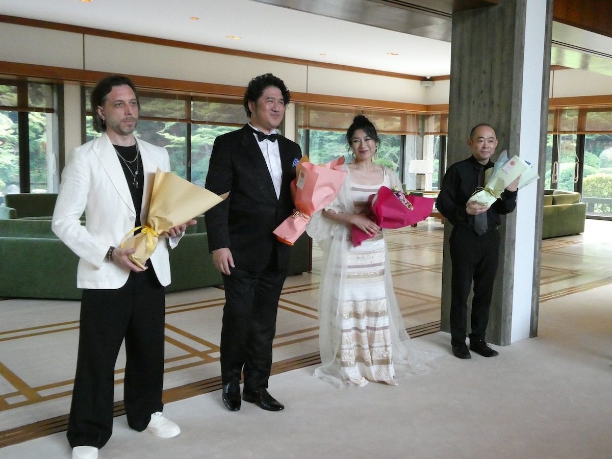 ピアニストのアルベルト・ピッツォ、テノール歌手・笛田博昭、ソプラノ歌手・藤井泰子